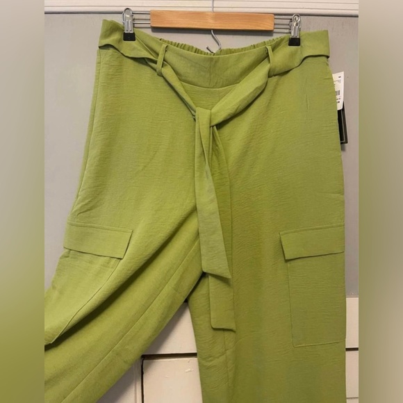 Tie-Front Crepe Wide Leg Pants - Picture 5 of 10